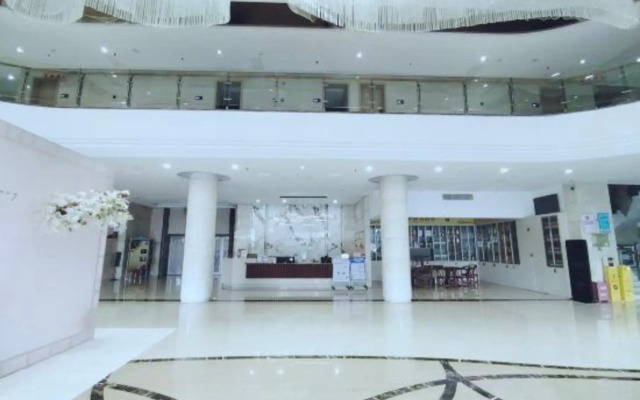 San Tos Hotel