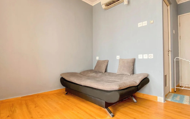 Warm and Cozy Studio at Sentul Tower Apartment