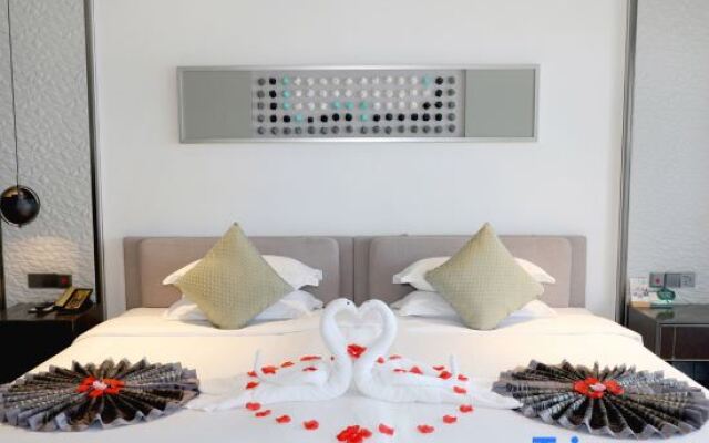 Rock Platinum Sea View Hotel