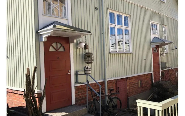 Saunallinen puutalo keskustan tuntumassa