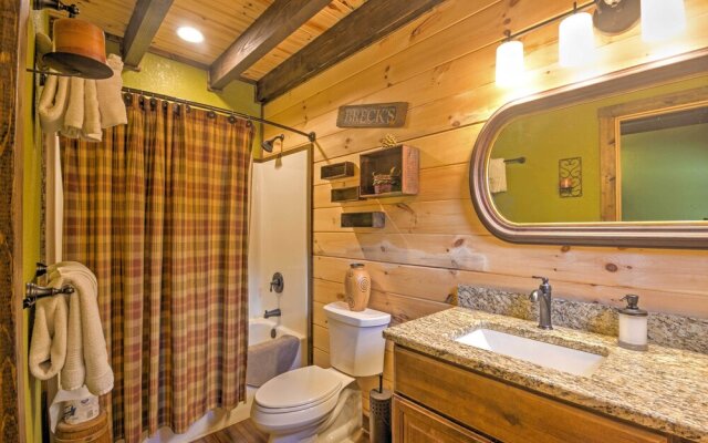 Scenic 'fox Ridge Cabin' on 4 Acres w/ Hot Tub!