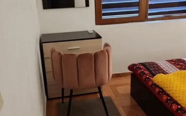 Panteli Apart House
