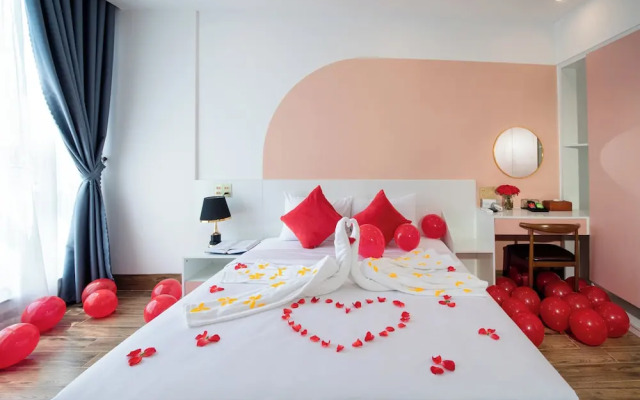 FIRST Studio Hotel Da Nang
