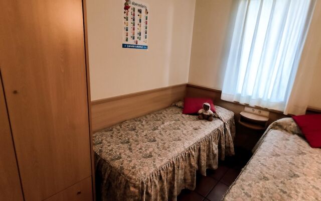 Bajo con Acceso Directo a la Piscina MSJ70