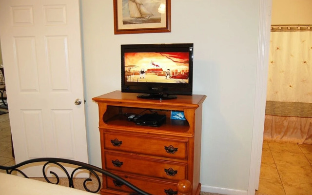 Colony Club M5 condo