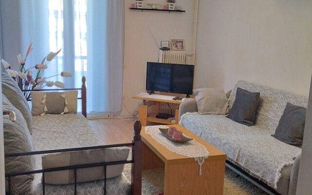 Beautiful 2-bed Apartment in Chania 65 sqm Space w