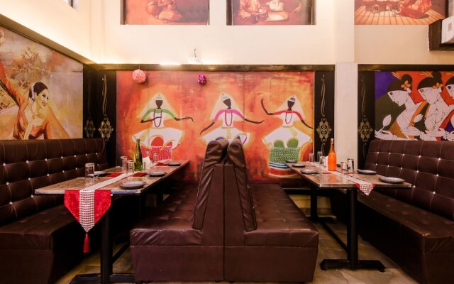 OYO 11855 Phoenix Hotel