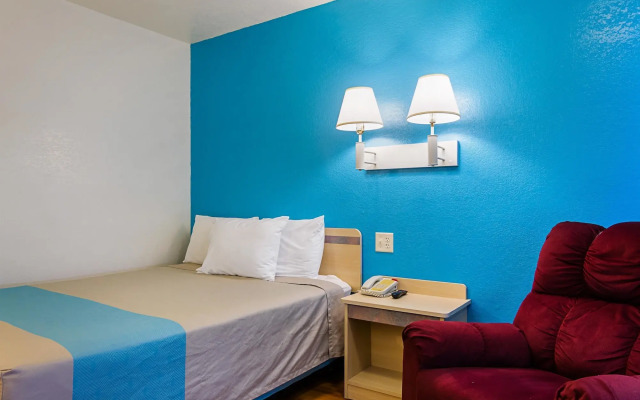 Motel 6 Mitchell, SD