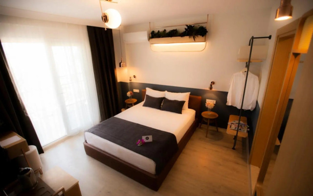 Urla 1867 Hotel
