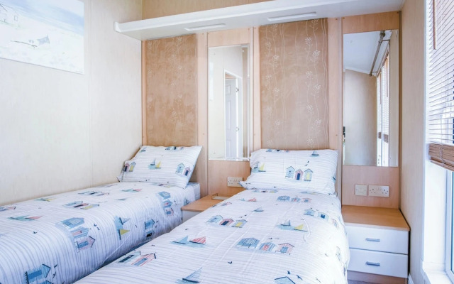 Manor 5 Lodge - 2 Bedroom Lodge - Pendine