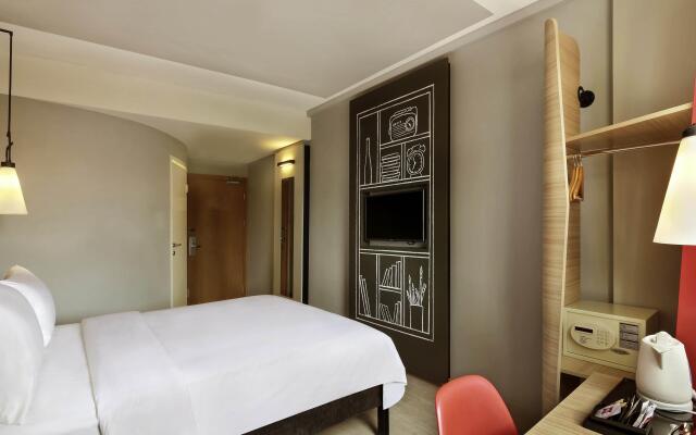 ibis Bali Legian Street