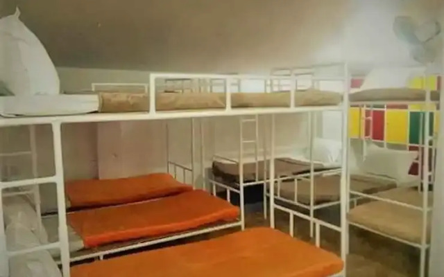 Bunks Makati - Hostel