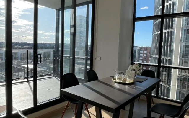 Wentworth Point Oversized balcony view apartment
