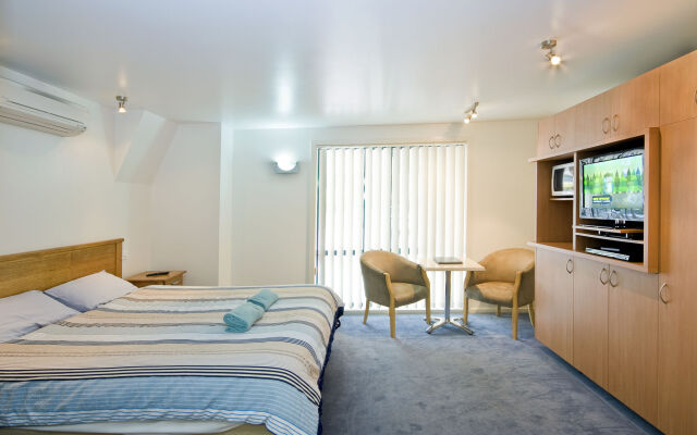 Anchorage Motel and Villas