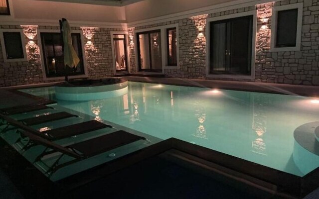 Super Delux 6-bed Villa Brave