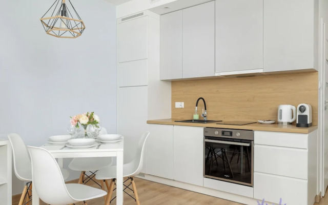 Cozy Apartment for 4 by Renters