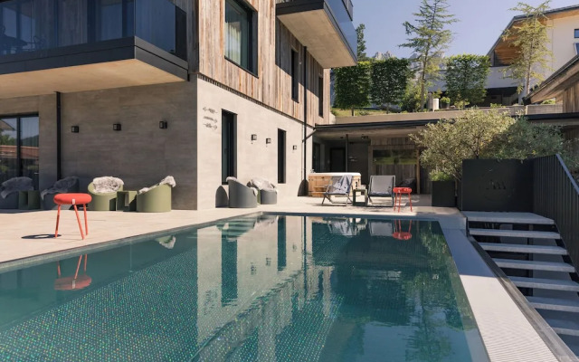 EAST GOING TRIPLE A Apartments