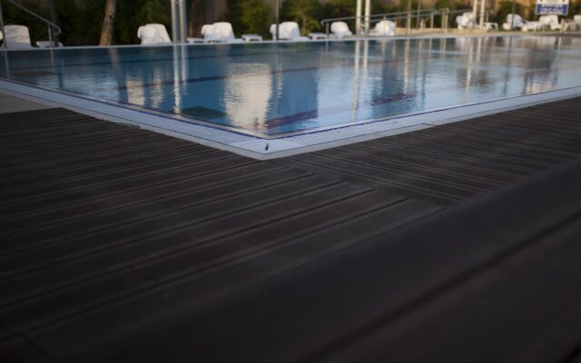 Desert Irus Hotel