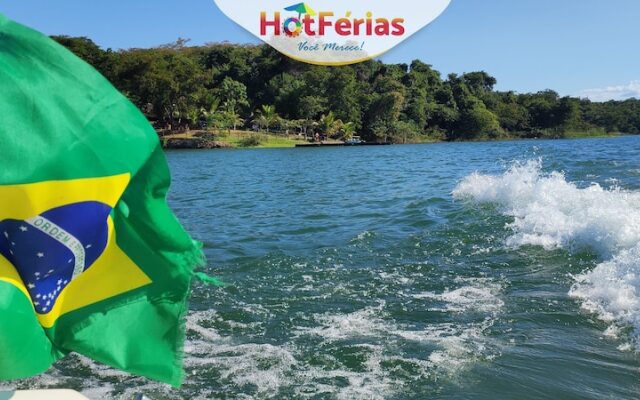 Náutico Flat Caldas Novas, com 1 dia de acesso ao Náutico Praia Clube - Hotférias