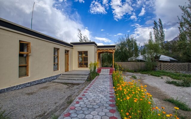 Chalet Seabuckthorn