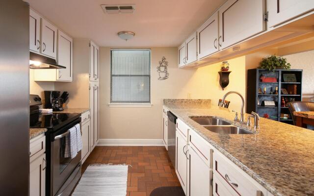 Hill Country Hideaway TBM 208