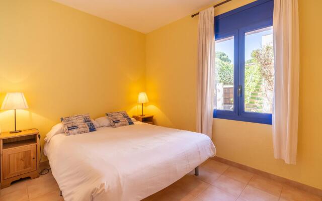 Sol in L'Escala with 4 bedrooms and 3 bathrooms