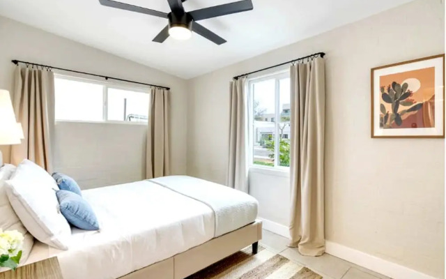 Brilliance-fire Pit & Foosball-walk to Old Town