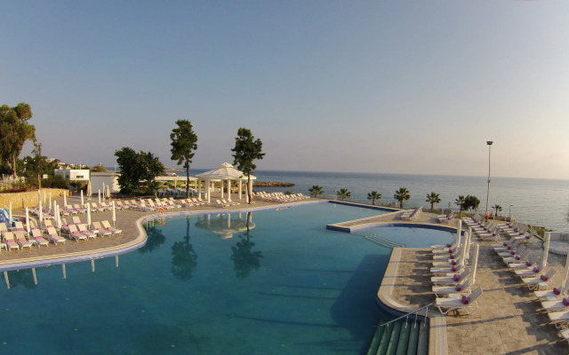 Jasmine Court Hotel
