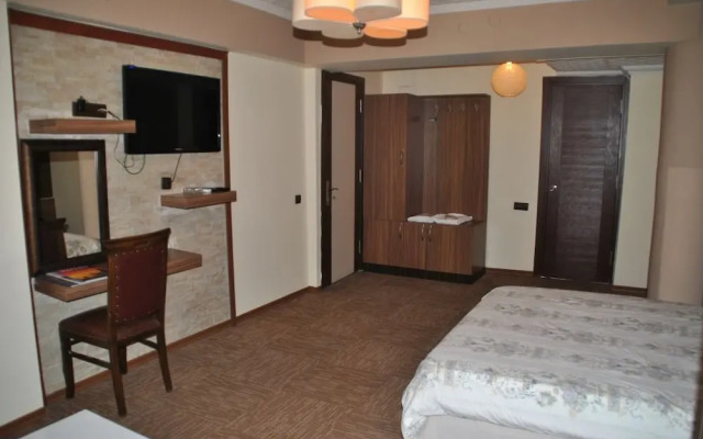 Hera City Hotel