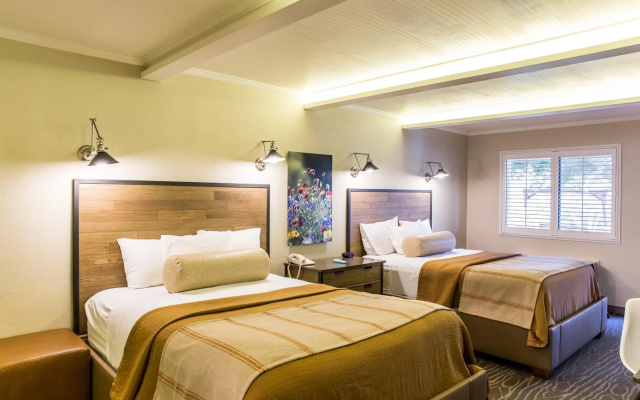 Fredericksburg Inn & Suites