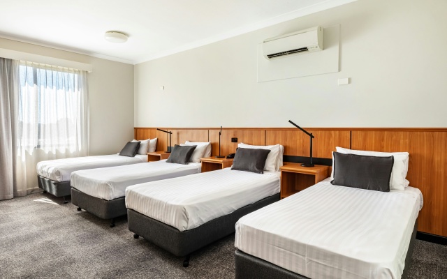 Metro Hotel Perth City