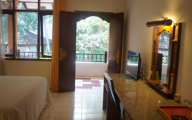 Puri Naga Beachfront Cottages