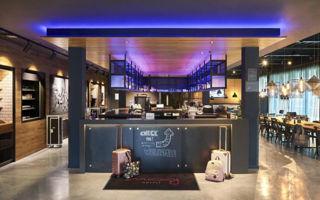 Moxy York