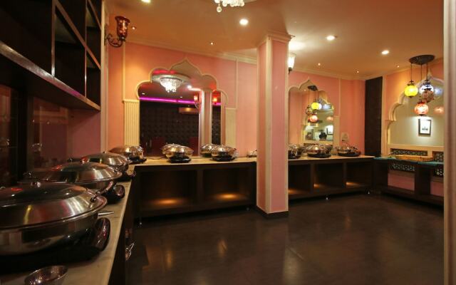 OYO 8095 Hotel Taj Castle