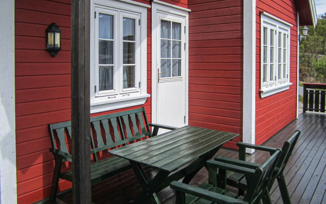 Amazing Home in Spangereid With 3 Bedrooms and Wifi