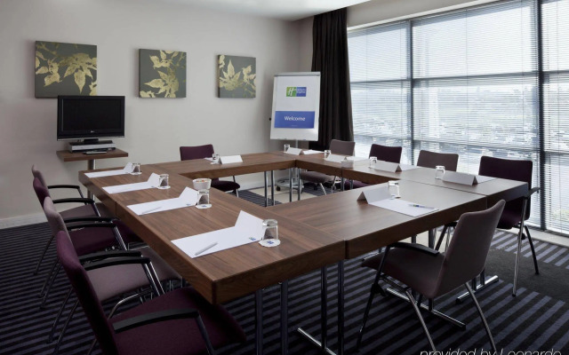 Holiday Inn Express Walsall M6J10 by IHG
