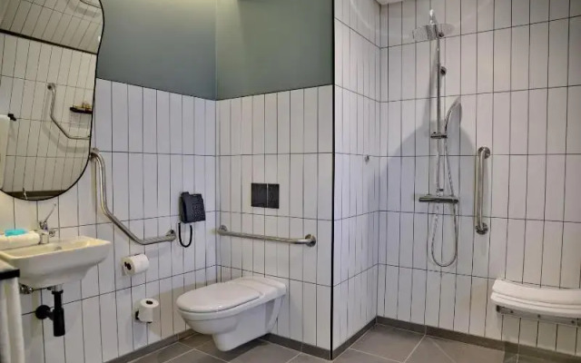 Courtyard Hotel Waterfall City