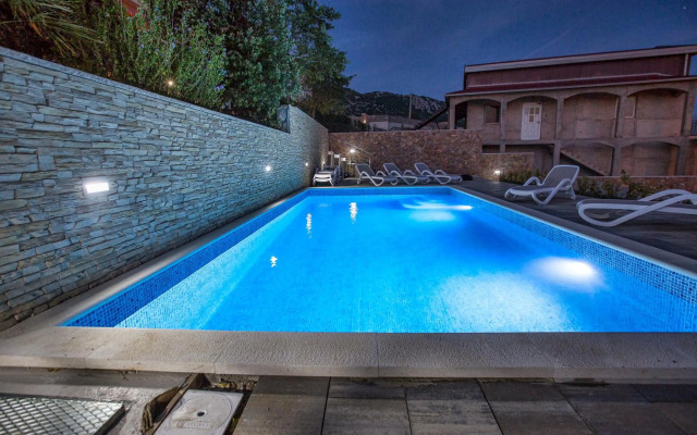 Apartments Villa Dina