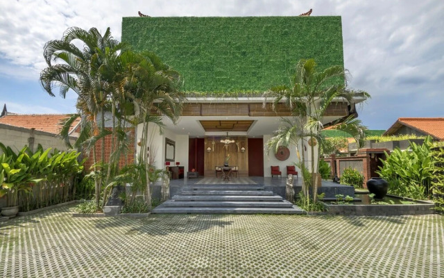 Villa Jempiring- 1BR Honeymoon Villas w Private Pool