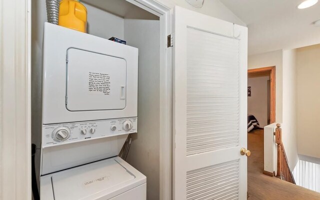 055 - Lakefront Ski Getaway