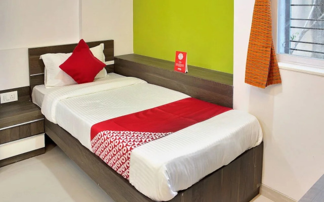 Townhouse 749 The Upper Room