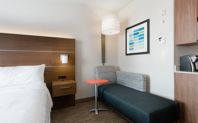 Holiday Inn Express Grande Prairie