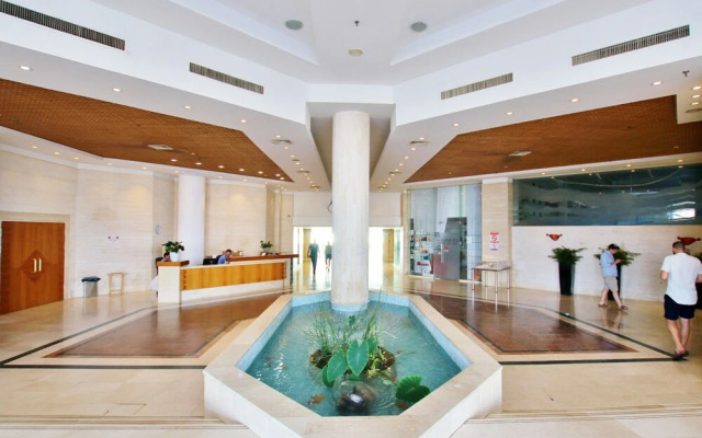 Luxurious Sea View 3BR Pool Spa and Gym