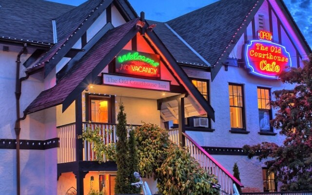 The Old Courthouse Inn