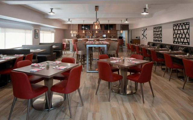 Four Points by Sheraton Dallas Arlington Entertainment District