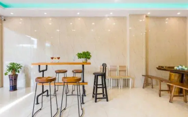 Feitian Inn (Aerospace City)