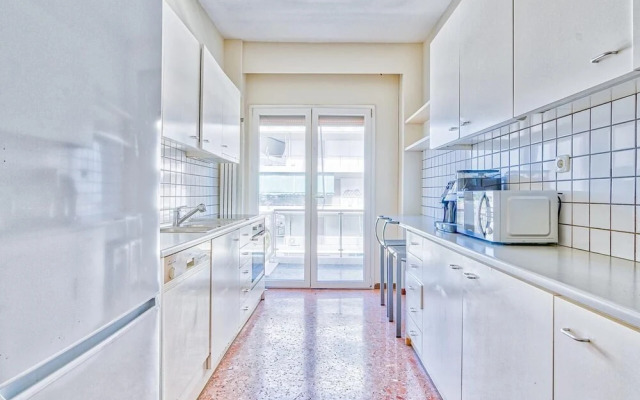 Spacious 3 bedroom apartment in Alimos