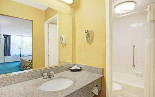 Days Inn Alexandria South