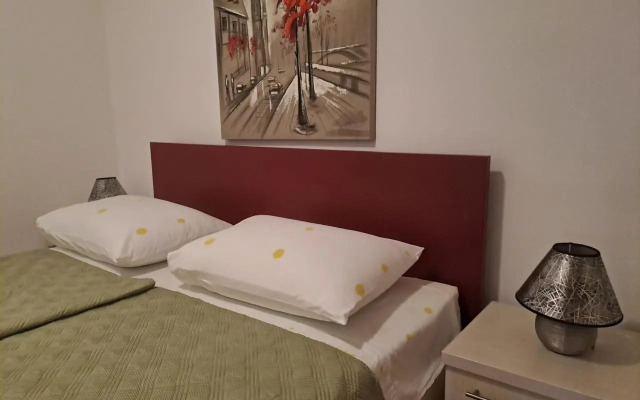 Apartment Mira