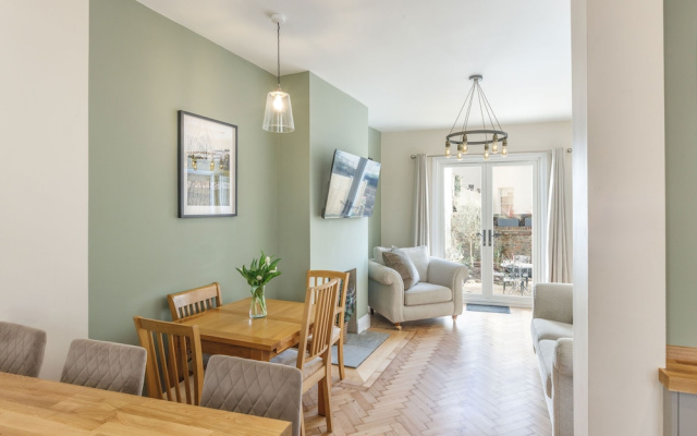 Host Stay Alice Hideaway